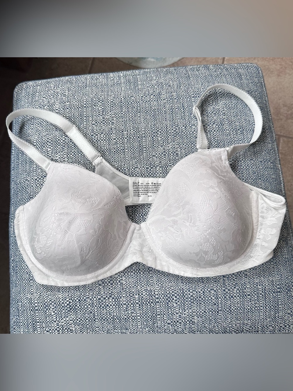Lace Underwire Bra in White - 42C